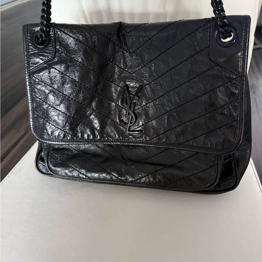 Yves Saint Laurent Niki medium flap in crinkled leather - Picture 3 of 12